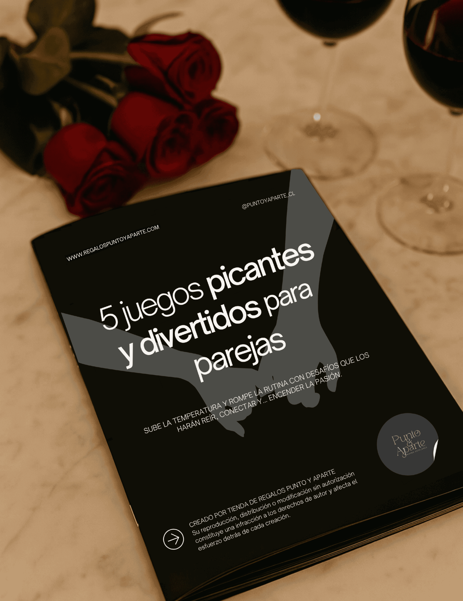 Portada de la Revista 5 Juegos Picantes para parejas sobre mesa romántica con rosas rojas y copas de vino