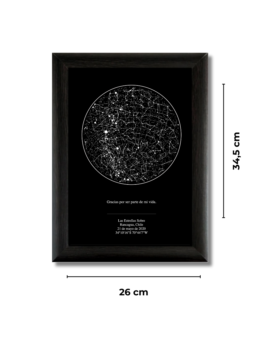 Mapa Estelar Tradicional enmarcado en negro, sobre fondo blanco, con medidas 26 x 34,5 cm indicadas junto al cuadro y diseño de cielo estrellado personalizado.