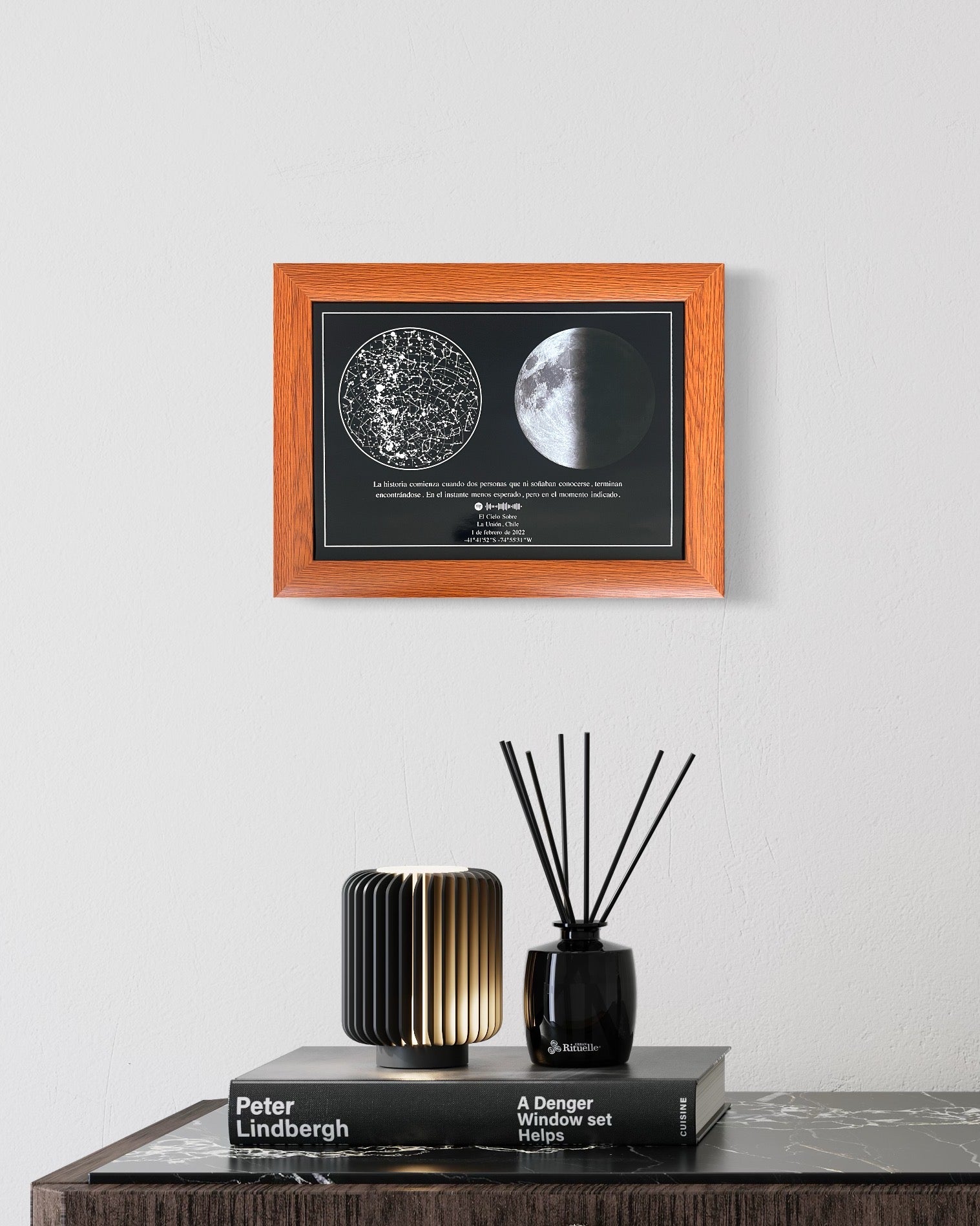 Cuadro de mapa estelar y luna llena en marco café, regalo personalizado para cumpleaños y fechas especiales