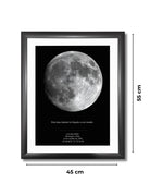 Mapa lunar XXL enmarcado de 45 x 55 cm sobre fondo blanco, con fotografía realista de la luna en blanco y negro, ideal como regalo romántico para parejas y aniversarios.